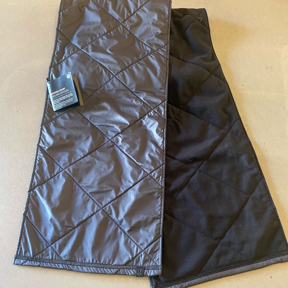 Black Lululemon Athletic Scarf NWT